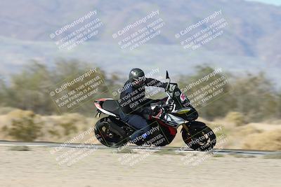 media/Dec-01-2025-Moto Forza (Mon) [[2daa91e15f]]/2-Intermediate Group/Session 3 (Turn 7 Inside Pans)/